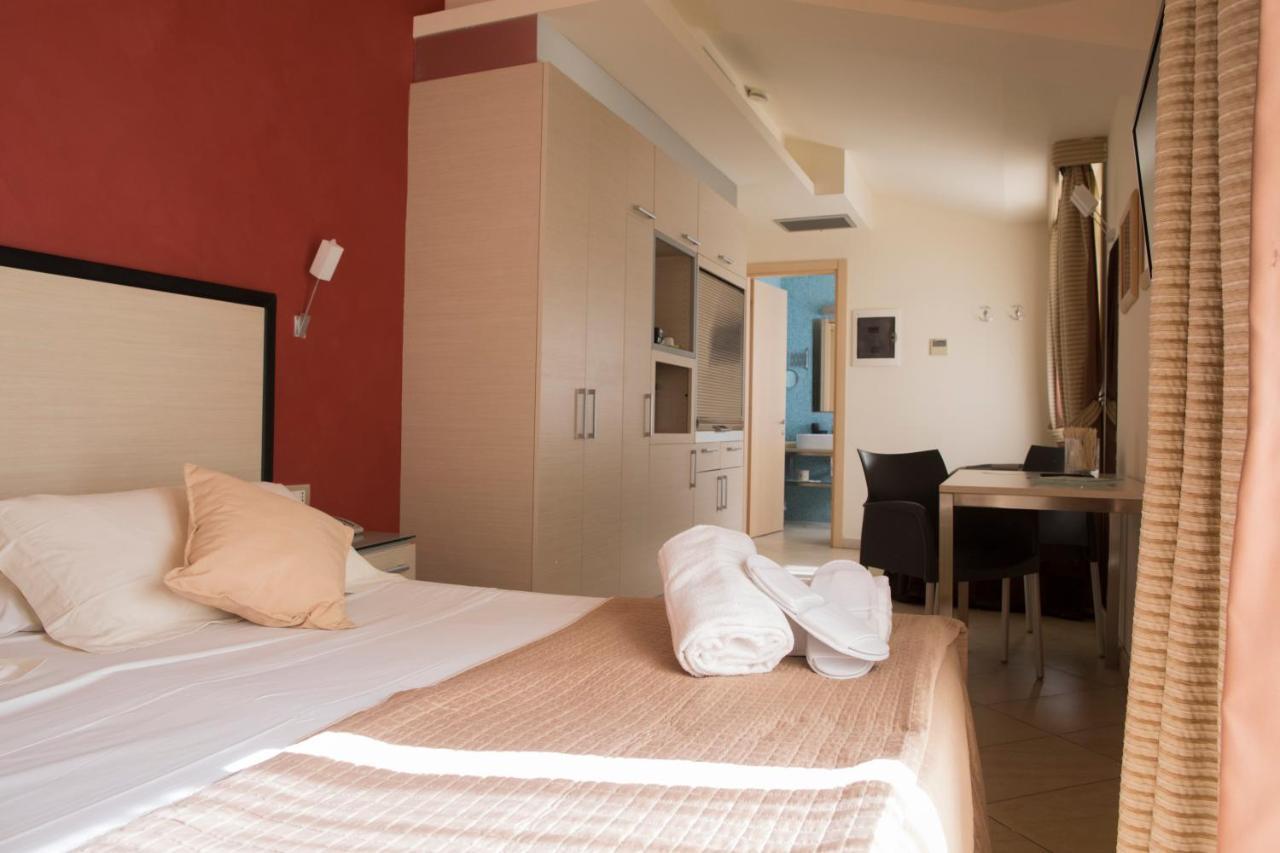 Hotel Villa Cibele คาตาเนีย ภายนอก รูปภาพ